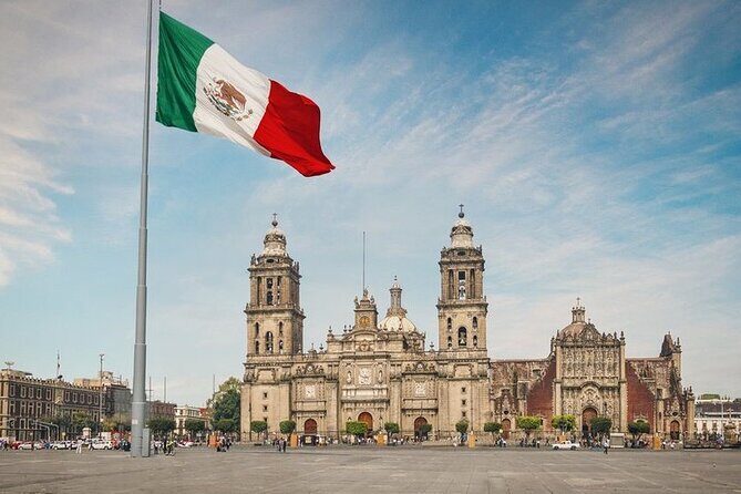 México City Private Tour - Palacio de Bellas Artes: Opera House Energy Without the Rush