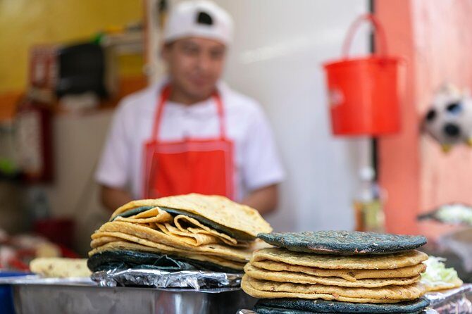 Mexico City: Roma & Condesa Private & Personalized Walking Tour - Stop 3: La Condesa’s park vibe, Art Deco lines, and mural alleys