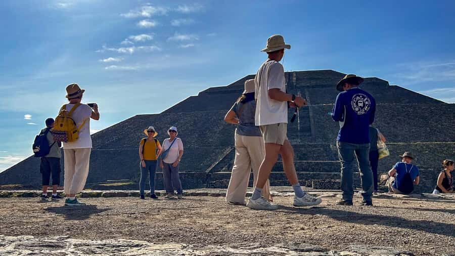 Mexico City: Teotihuacan Early Access Tour & Optional Lunch - Guides Make or Break This Day Trip