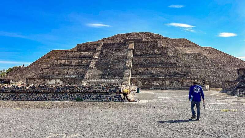 Mexico City: Teotihuacan, Tlatelolco & Basilica of Guadalupe - Teotihuacán: climbing pyramids and walking pre-Hispanic streets