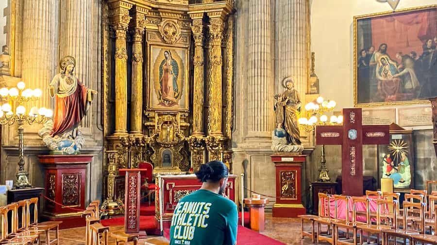 Mexico City: Teotihuacan, Tlatelolco & Guadalupe Shrine Tour - Guadalupe Shrine at the Basilica: faith, the cloak image, and modern meaning