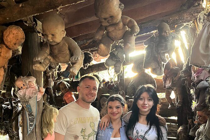 Mexico City The island of dolls, games and drinks - Island of the Dolls: legend, hanging dolls, and the real mood check