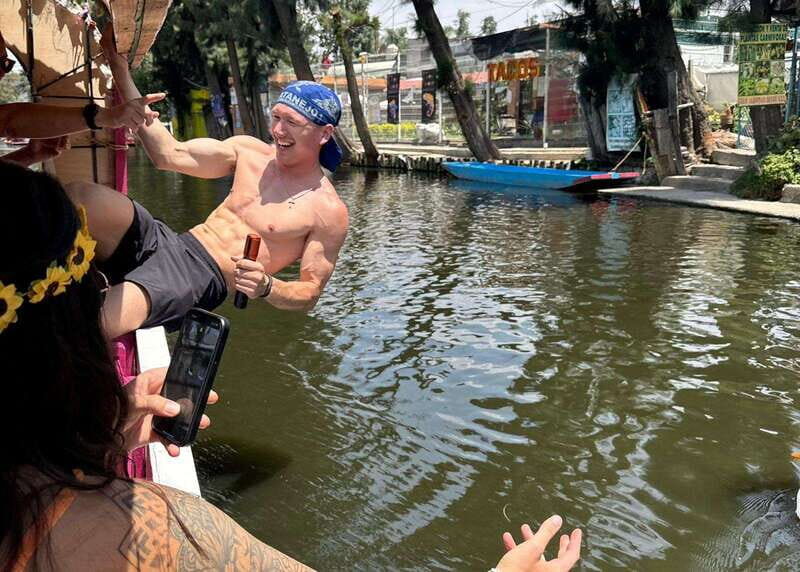 Mexico City: Xochimilco Boat Party with Unlimited Drinks - Canoeing and Free Time: A Fun Break From the Party Loop
