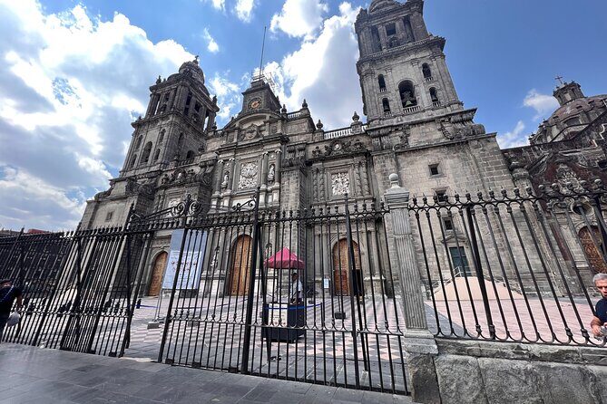 Mexico city's private tour in downtown (with transport) - Stop 5: Madero Avenue walk to Fine Arts, plus the “downtown corridor” feel