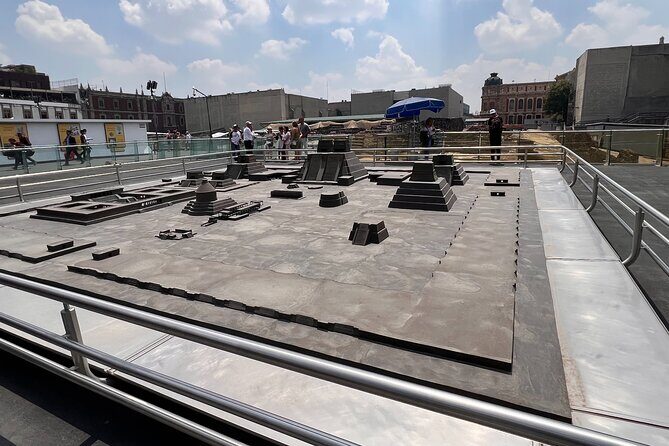 Mexico city's private tour in downtown (with transport) - Pickup with private transport: a lifesaver around the Zócalo area