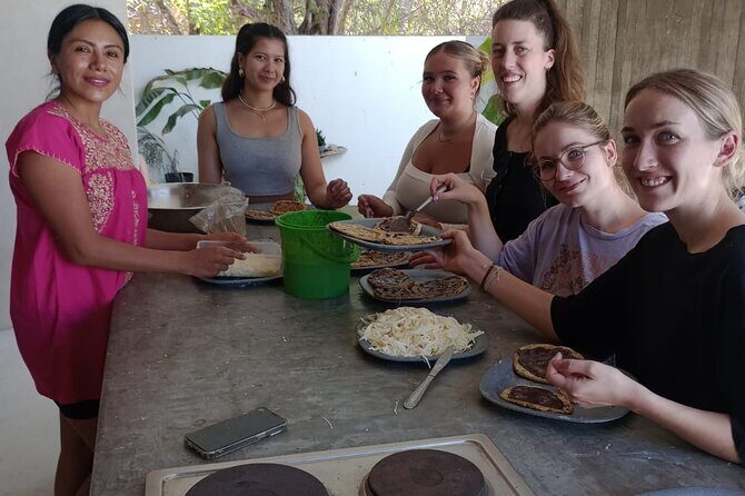 Mexico on Your Plate: Hands-On Cooking Experience - Guacamole: The Freshness Test