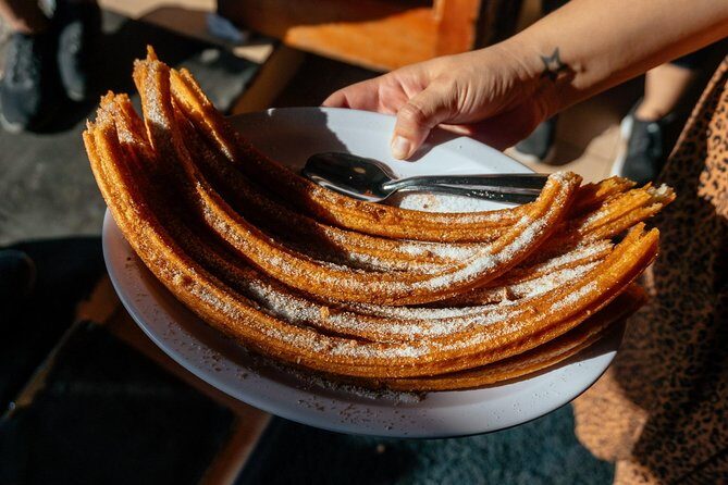 Mexico Private Food Tour With Locals Including 10 Tastings - Meeting at Torre Latinoamericana and getting your bearings fast