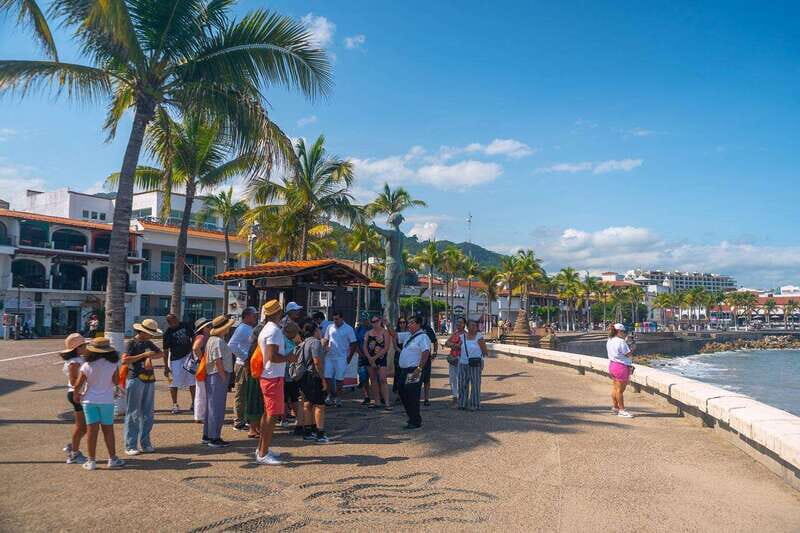 Mexico: Puerto Vallarta City Tour - Starting at the Marina Vallarta Malecón: where the photos begin