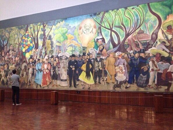 Muralist Art Semi Private Walking Tour in Mexico City Downtown - Why you’ll get more out of murals with a guide
