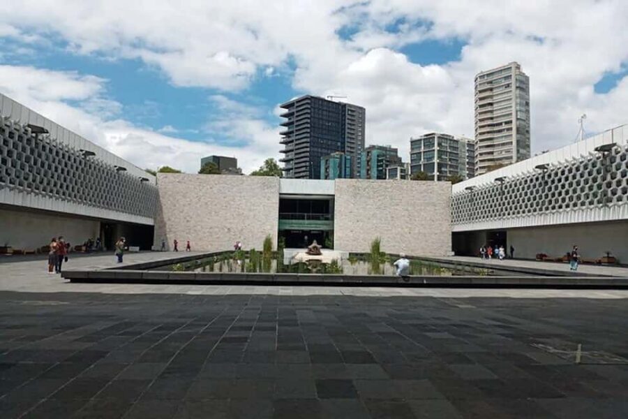 National Museum of Anthropology: a journey into Mexico's past - English lang. - The Umbrella stop: symbolism you can read once you know what to ask