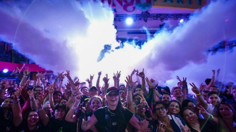 Neon Glow night Beach Party Regular - Neon Glow by Coco Bongo: Beach-Party Energy You Can Feel