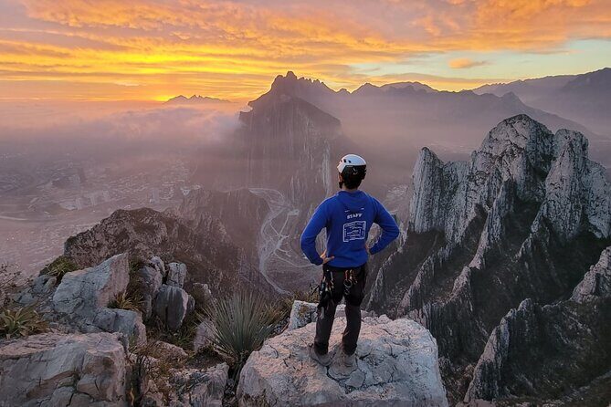 Nido de los Aguiluchos, Monterrey: Hiking + Rock Climbing + 3 Rappels - Getting there early: meeting point, transport, and the 5:00 am start