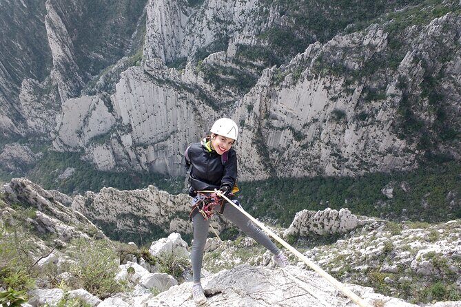 Nido de los Aguiluchos, Monterrey: Hiking + Rock Climbing + 3 Rappels - Zip lining: the fun-break after the rope work