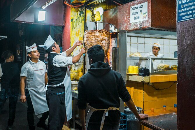 Night Street Food & Bike Tour / Small Groups /All Inclusive - Stop-by-stop: your night route from Condesa to Reforma and back
