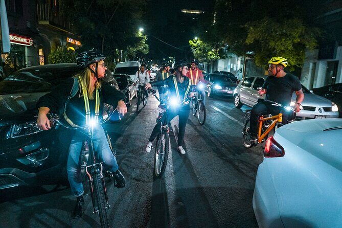 Night Street Food & Bike Tour / Small Groups /All Inclusive - Who this night bike-and-food tour suits best