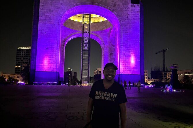 Night tour + tacos in Mexico City fully illuminated! - El Ángel de la Independencia: the iconic gold moment (30 minutes)