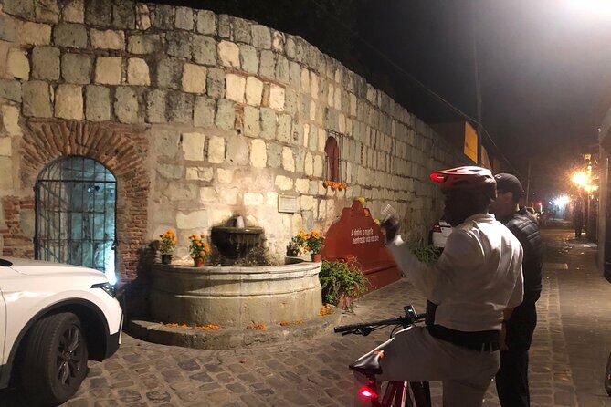 Oaxaca city bike ride - History & traditions - Stop 3: Parque Juarez El Llano and traditional nieves