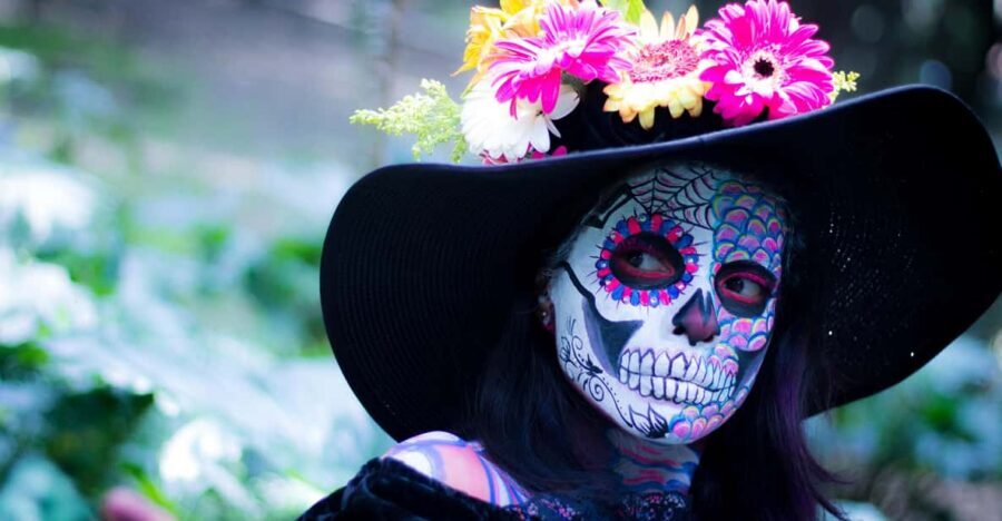 Oaxaca: Day of the Dead Evening Walking Tour with Dinner - Dinner with water and snacks: what you actually get