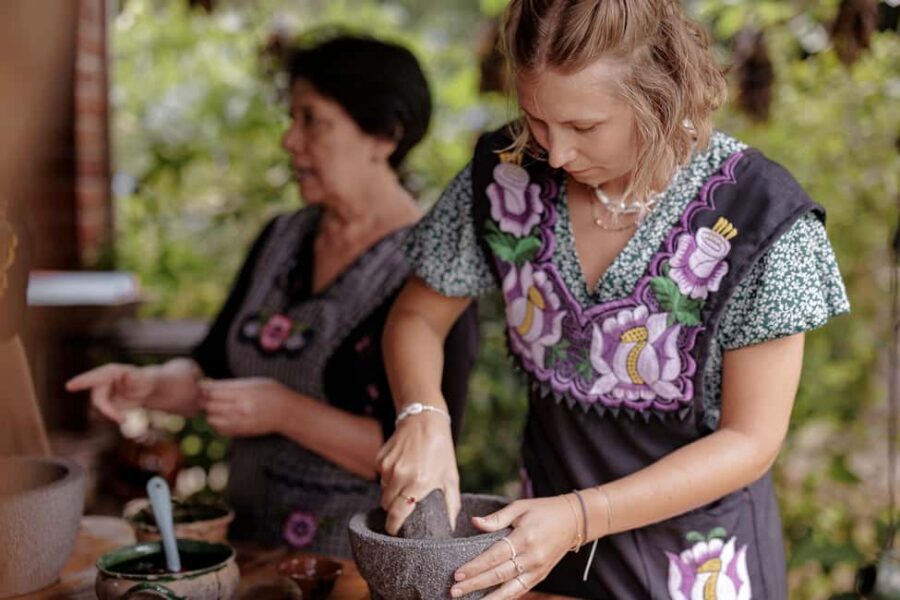 Oaxaca de Juarez: Traditional Oaxacan Cooking Class - Mezcal time with Baldo: tasting without the pressure
