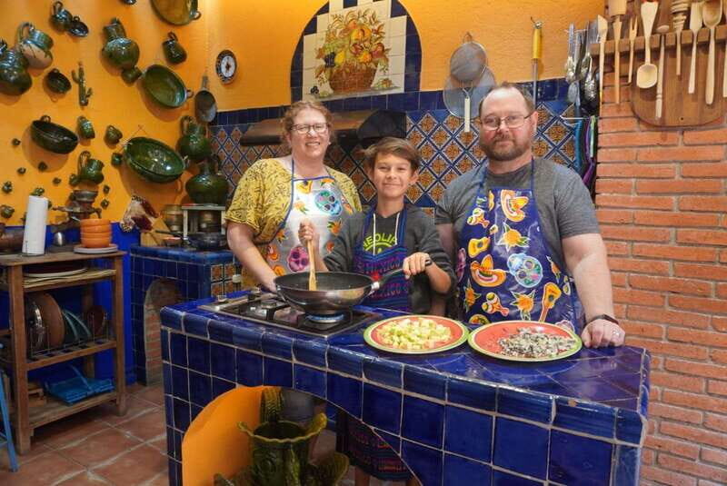 Oaxaca: Traditional Oaxacan Cooking Class with Market Visit - Where Oaxaca Flavor Actually Starts: The Market Walk