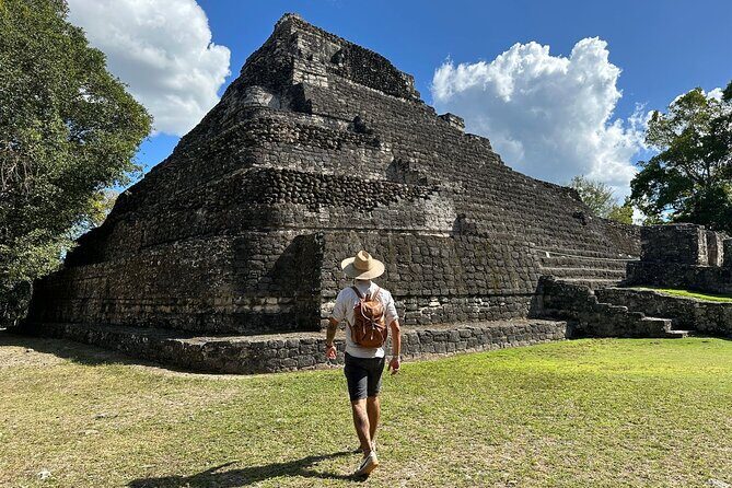 One Day Tour to Chacchoben Mayan City and Bacalar Lagoon with a Certified Guide - Stop 2: Bacalar Lagoon Time With Kayaks, Fajitas, and Cooling Off