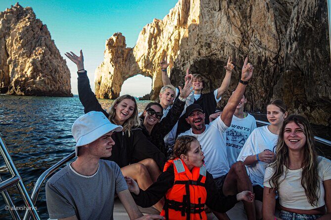 Open Ocean Safari and Whale Watching - El Arco de Cabo San Lucas: the Cabo icon, plus a good launch point for the day