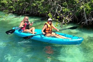 Paddleboard Kayak Tour in Cancun - SUP or kayak: picking the option that matches your comfort level