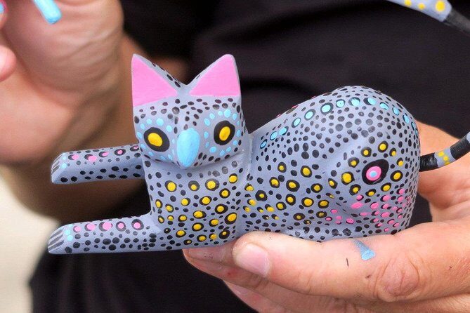 Paint your Alebrije with the Jimenez family. - Why the Jiménez family workshop is worth your time