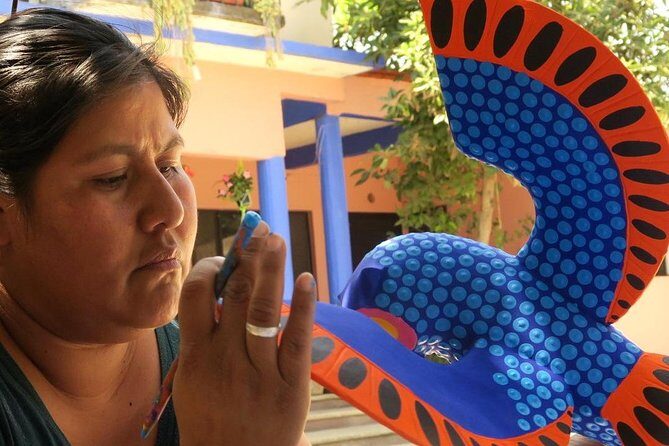 Paint your Alebrije with the Jimenez family. - Painting your own wooden alebrije: your 2-hour creative window