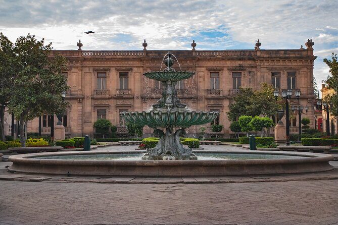Pedestrian Tour in San Luis Potosí Downtown Historic District - Plaza de Aranzazu and the Franciscan World: Gardens, Alleys, and Sacred Iconography