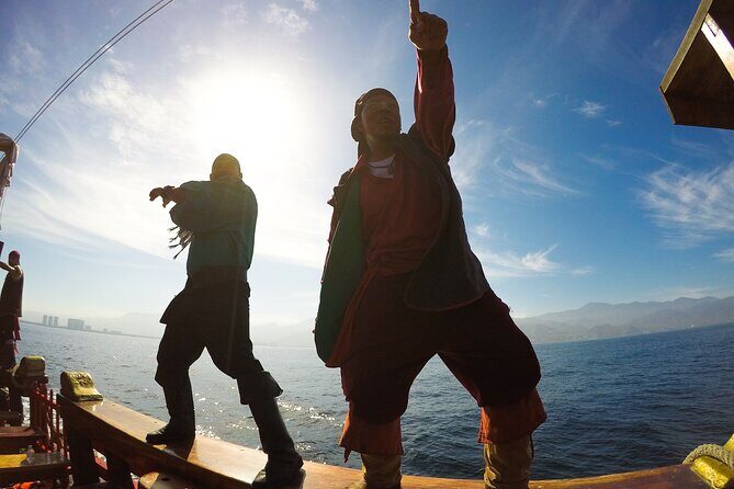 Pirate Ship Premium Dinner Cruise with Show - Puerto Vallarta’s Pirate Ship Dinner Cruise: the value of a timed night