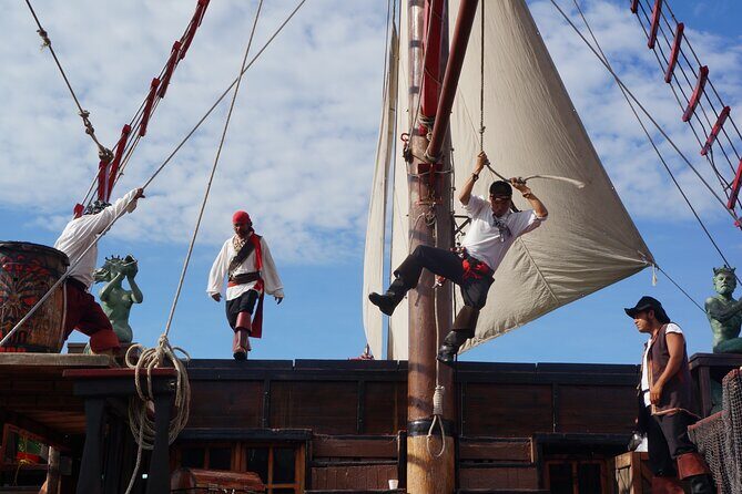 Pirate Ship Premium Dinner Cruise with Show - Preferred seats, boarding order, and the 200-person reality
