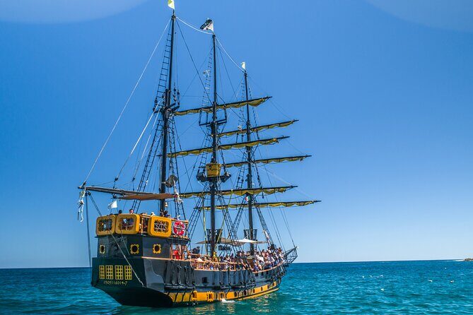 Pirate Ship Snorkel and Lunch Cruise in Los Cabos - Lunch on board: included food that actually fills you up