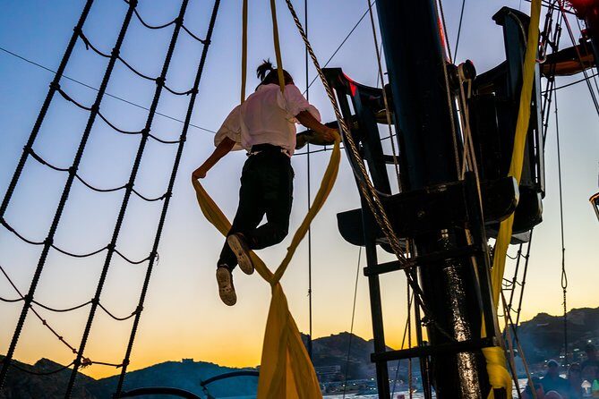 Pirate Ship Sunset Dinner and Show in Los Cabos - Food, Comfort, and Rough Seas: Where This Tour Gets Mixed Feedback
