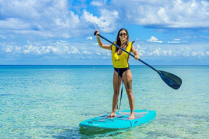 Playa Uvas Open Bar Exclusive Pass - Kayak rental for 30 minutes: fun on the water with a real-world caution