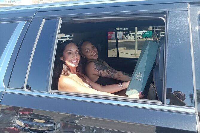Premier Airport Shuttle Service for Seamless Transport in Cabo - VIP extras that add up: photos, helpful driving, and real communication