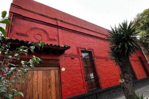 Premium Frida Kahlo Red House and Xochimilco (Small Groups) - Small-Group Logistics: Pickup, Van Comfort, and the 10:00 Start