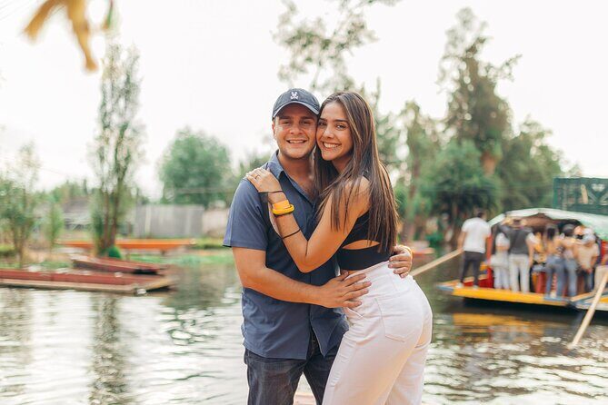 Premium Frida Kahlo Red House and Xochimilco (Small Groups) - Stop 2: Coyoacán Walk, Cafe El Jarocho Coffee, and Local Flavor