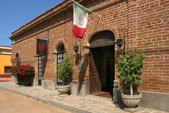 Private 6-Hour Todos Santos Tour from Los Cabos - The best lunch strategy: Tequila Sunrise and pacing