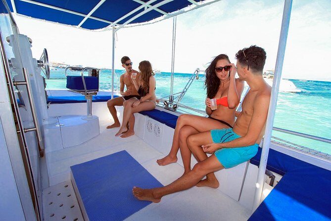 Private Catamaran from Cancun to Isla Mujeres | For up to 25 ppl - Open bar and onboard comforts that make the ride feel worth it