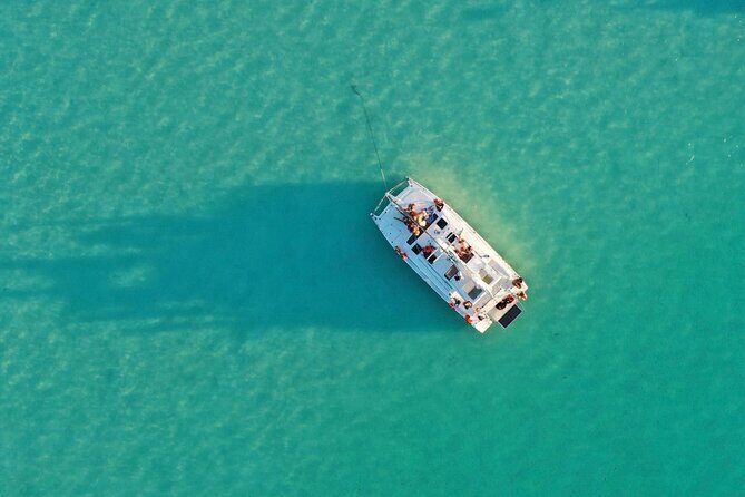 Private Catamaran Tour - Meeting point reality: Casa China Bacalar and a smooth start