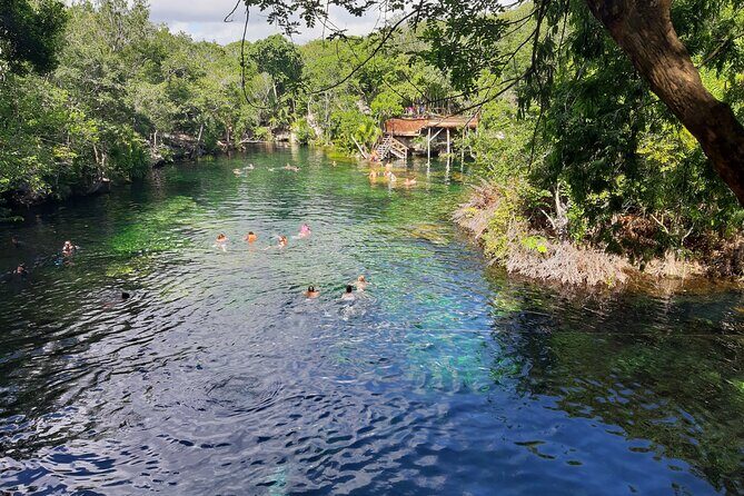 Private Cenotes tour - Lunch and drinks included: the break that makes the tour feel complete