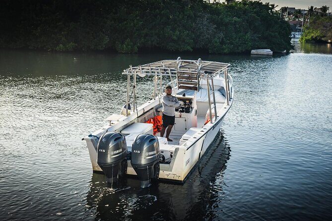Private Charter: Chica Super Panga 30' - Quick highlights of Chica Super Panga 30 (up to 5 people)