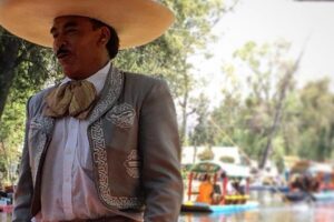 Private City Tour in Frida Kahlo, Coyoacan, and Xochimilco - The Xochimilco Floating Gardens boat ride: private, slow, and sometimes musical