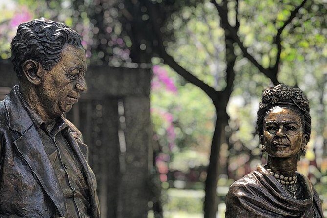 Private City Tour in Frida Kahlo, Coyoacan, and Xochimilco - Crowds, Día de Muertos, and the ticket reality check
