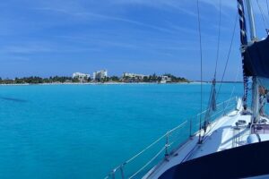Private Customizable Sailing Tour in Cancun - Isla Mujeres anchor time: clear water right off the boat