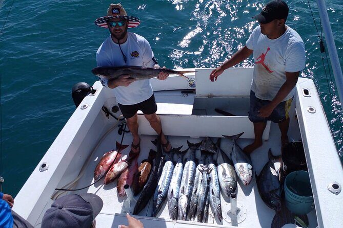 Private fishing charter Bertram 31ft 6 pax max if you don't fish you don't pay - Gear and Bait: What’s Included, What You Pay For