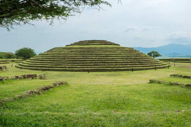 Private Full-Day Tour to Tequila and Guachimontones - Paisaje Agavero: your photo hour in the agave fields