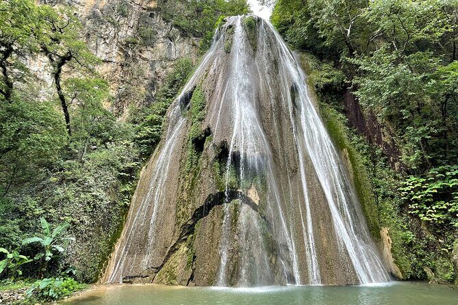 Private/Group Cola de Caballo Waterfall & Santiago (Premium SUV) - Cola de Caballo and Santiago in a single 5-hour plan