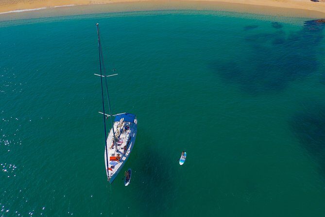 Private Luxury Sailing Cruise in Los Cabos with Lunch and Open Bar - El Arco and Lover’s Beach: the iconic landmarks from the water